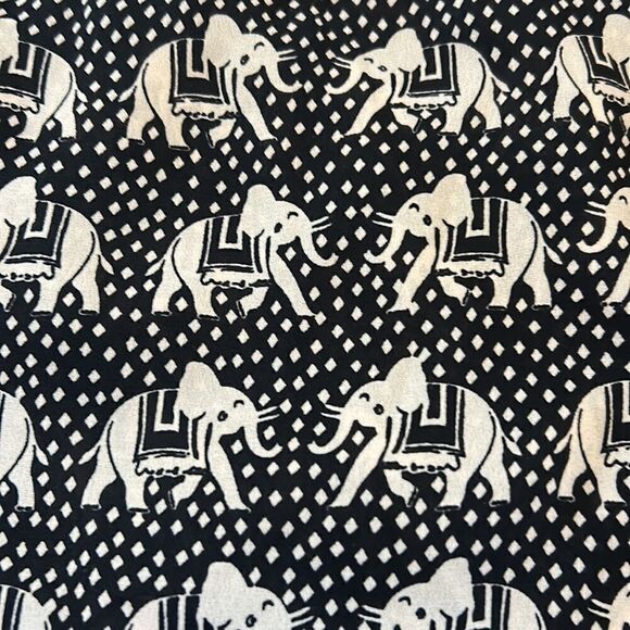 Pixley black tan elephant patterned long rollable sleeve blouse Size S - Picture 7 of 9